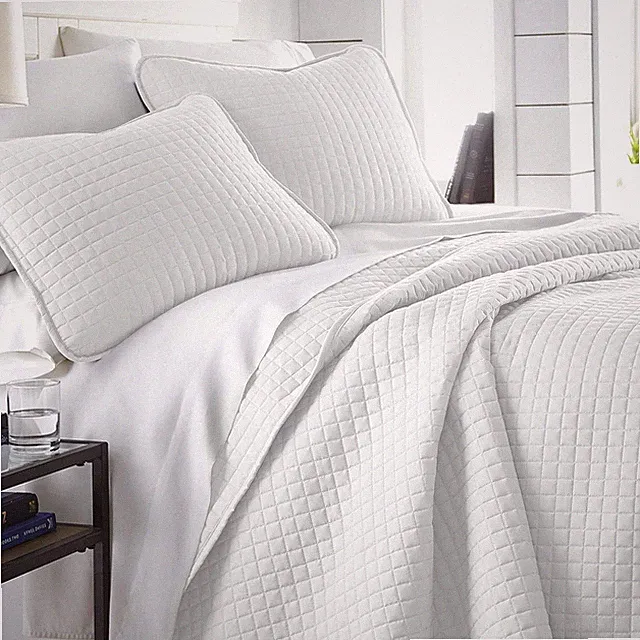 Oversized White Queen Quilt Set, Pet Hair Resistant, 2 Pillow Shams Included